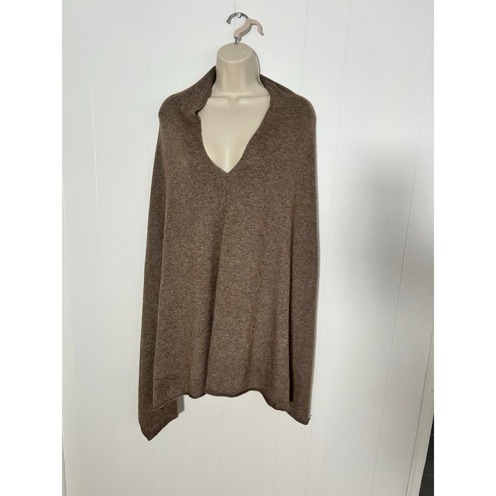 Cashmere Poncho Greige Brown V-Neck Made in Nepal Excellent Condition One Size